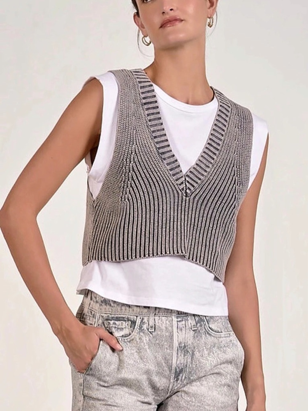 Elan Slate Sleeveless Sweater Vest Gray & White Knit V-Neck